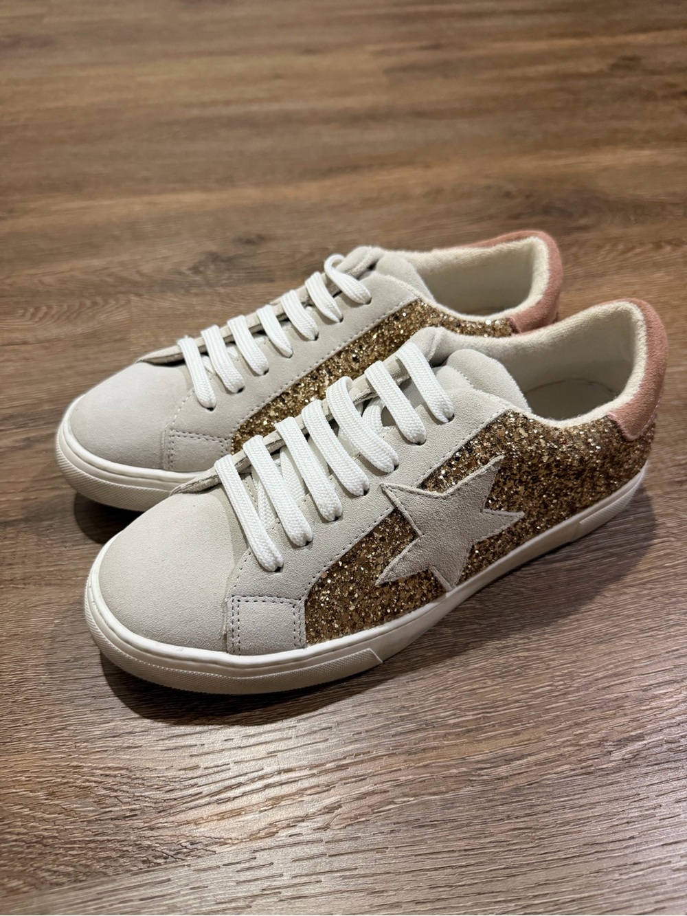 Steven New York Rubie Gold Glitter Star Sneakers Women’s 8.5 New - Picture 1 of 11